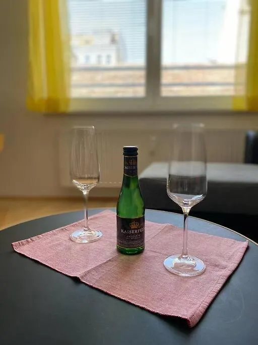 Enjoy Vienna - Friendly Apartment 0*,